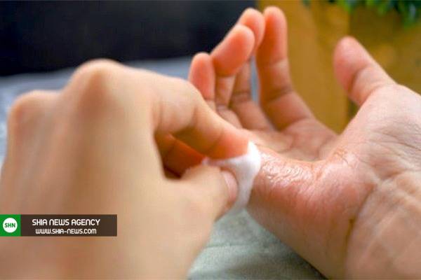 نحوهی پاک کردن چسب موش به روشهای خانگی و آسان نحوهی پاک کردن چسب موش به روشهای خانگی و آسان