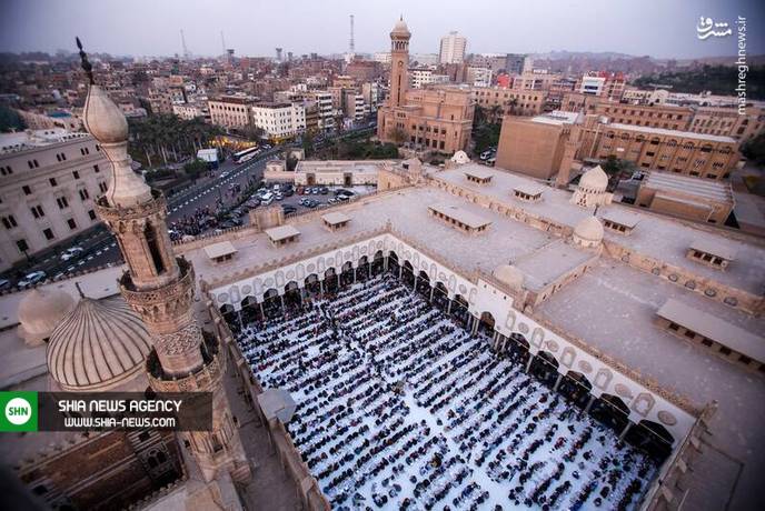 تصاویر/ سفره افطاری دسته جمعی در مسجد الازهر قاهره