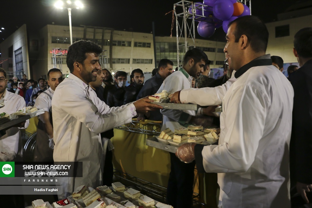 پخت و توزیع کیک ۵ تُنی در مشهد پخت و توزیع کیک ۵ تُنی در مشهد