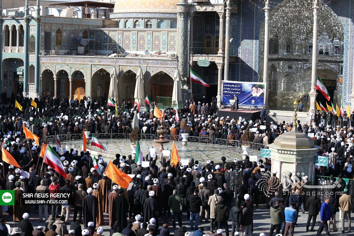 تجمع طلاب و روحانیون قم در اعتراض به اهانت نشریه فرانسوی