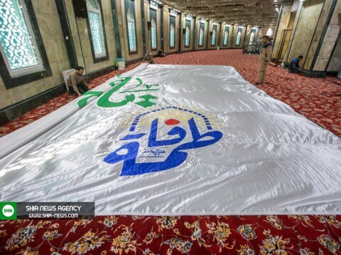 برافراشتن بزرگترین پرچم به مناسبت میلاد حضرت زهرا(س) در کربلا برافراشتن بزرگترین پرچم به مناسبت میلاد حضرت زهرا(س) در کربلا
