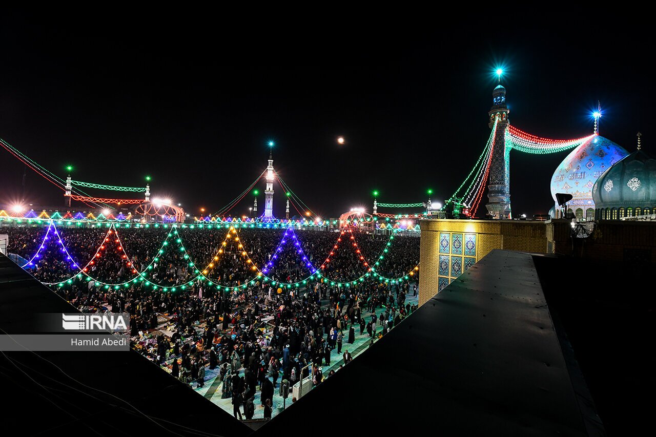 تصاویر/ مسجد مقدس جمکران در شب نیمه شعبان