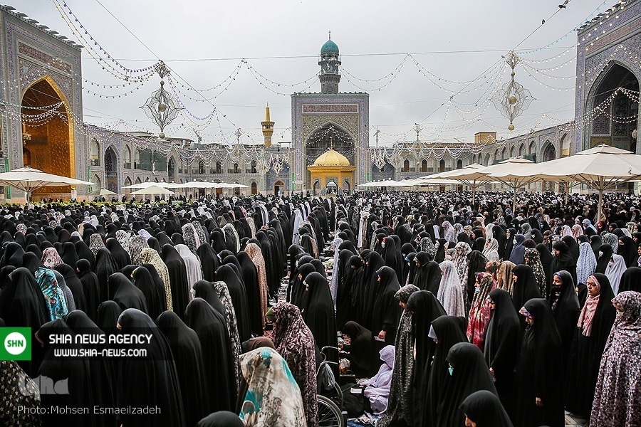 تصاویر/ اقامه نماز عید فطر در حرم مطهر رضوی