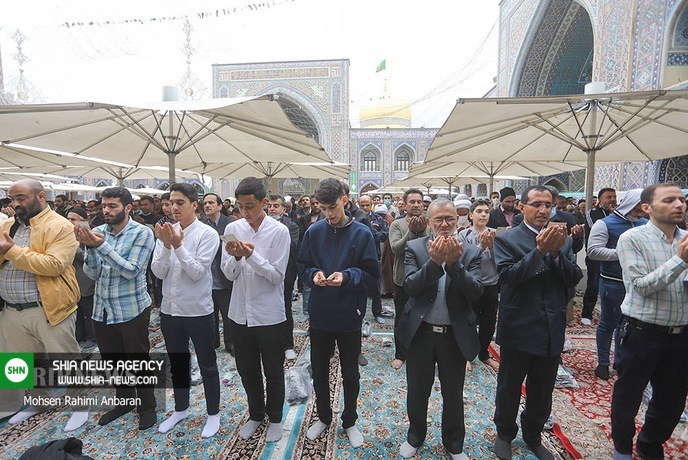 تصاویر/ اقامه نماز عید فطر در حرم مطهر رضوی‎