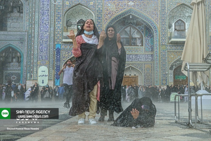 تصاویر/ بارش باران در حرم رضوی همزمان با شب میلاد امام رضا (ع) تصاویر/ بارش باران در حرم رضوی همزمان با شب میلاد امام رضا (ع)