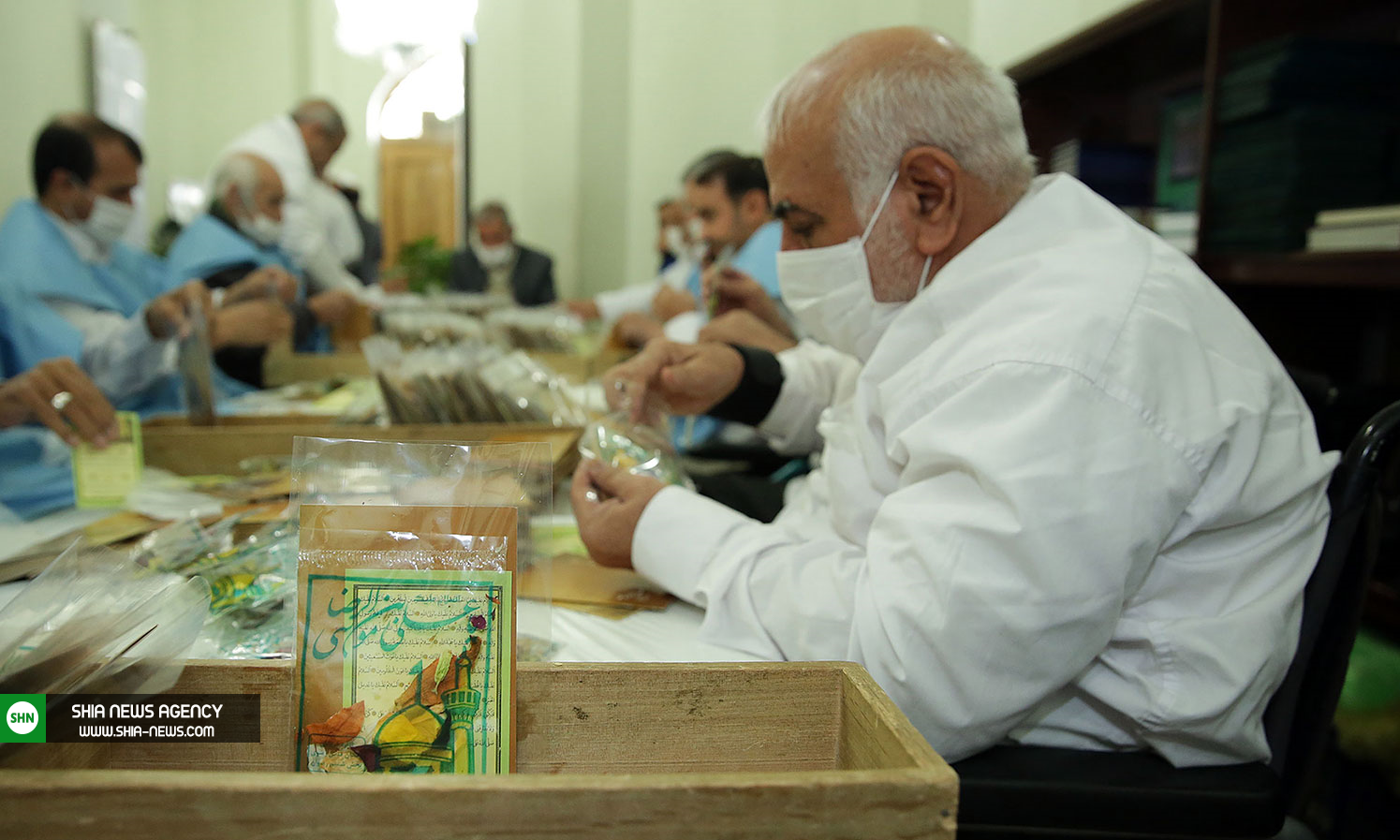 سرنوشت جالب گل&zwnj;های ضریح مطهر امام رضا(ع) + فیلم