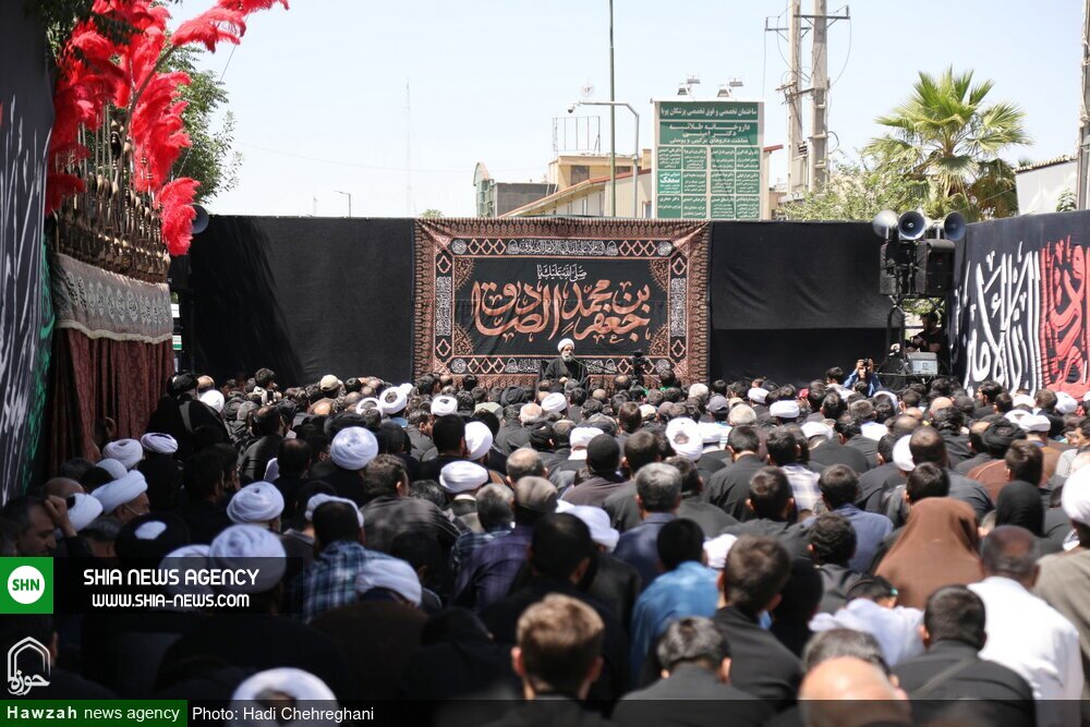 تصاویر/ دسته عزاداری شهادت امام جعفر صادق (ع) با حضور آیت الله وحید خراسانی تصاویر/ دسته عزاداری شهادت امام جعفر صادق (ع) با حضور آیت الله وحید خراسانی