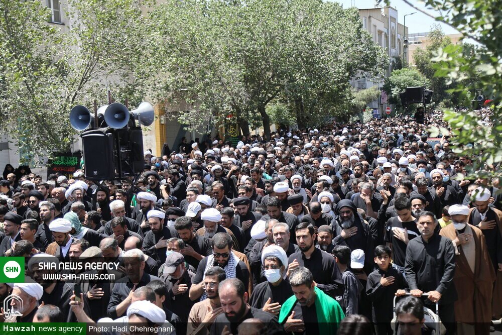 تصاویر/ دسته عزاداری شهادت امام جعفر صادق (ع) با حضور آیت الله وحید خراسانی تصاویر/ دسته عزاداری شهادت امام جعفر صادق (ع) با حضور آیت الله وحید خراسانی