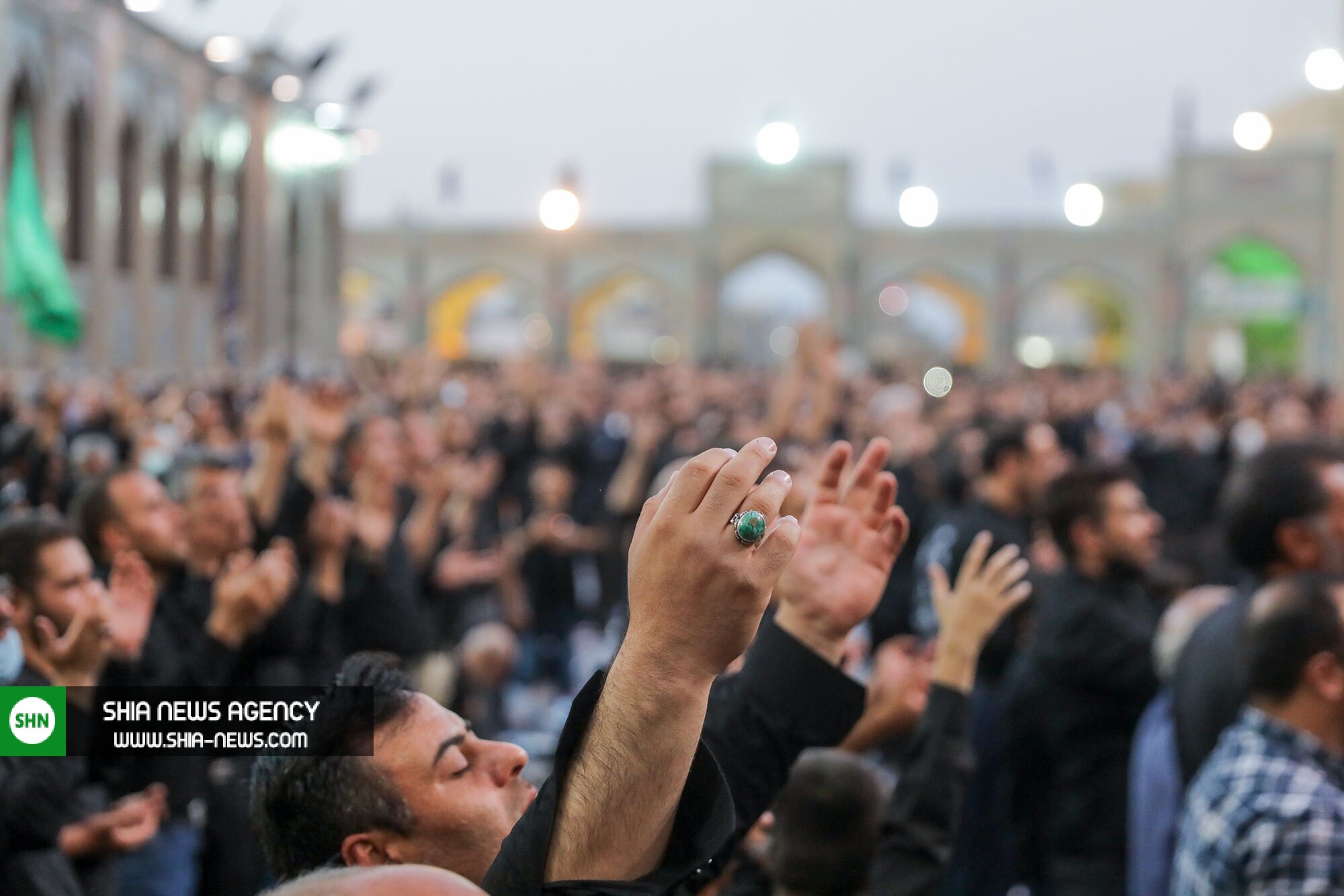 تصاویر/ تجمع هیئت های مذهبی در آستانه تاسوعا و عاشورا در حرم امام رضا(ع) تصاویر/ تجمع هیئت های مذهبی در آستانه تاسوعا و عاشورا در حرم امام رضا(ع)
