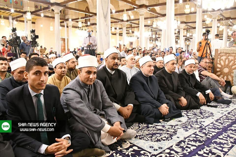 تصاویر/ مراسم ابتهال خوانی در مسجد امام حسین (ع) در مصر تصاویر/ مراسم ابتهال خوانی در مسجد امام حسین (ع) در مصر