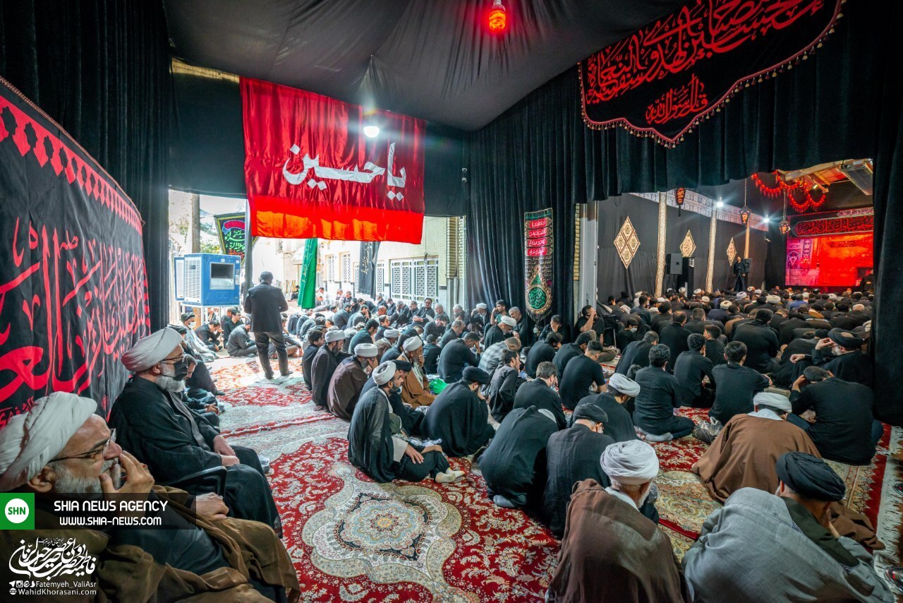 تصاویر/ عزاداری شهادت امام سجاد(ع) در دفتر آیت الله وحید خراسانی تصاویر/ عزاداری شهادت امام سجاد(ع) در دفتر آیت الله وحید خراسانی