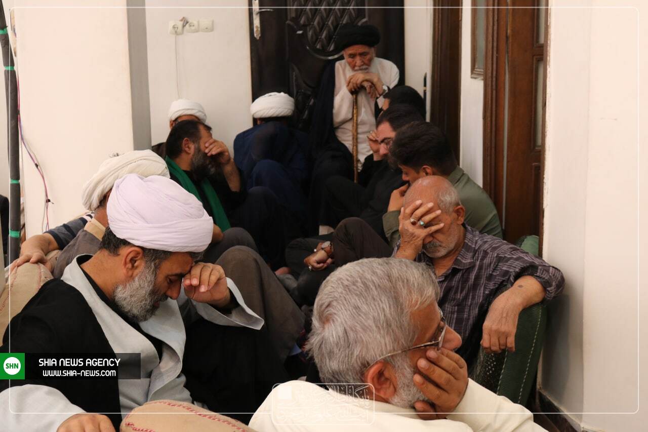 تصاویر/ عزاداری شهادت امام حسن عسکری (ع) در بیت مرحوم آیت الله بروجردی تصاویر/ عزاداری شهادت امام حسن عسکری (ع) در بیت مرحوم آیت الله بروجردی