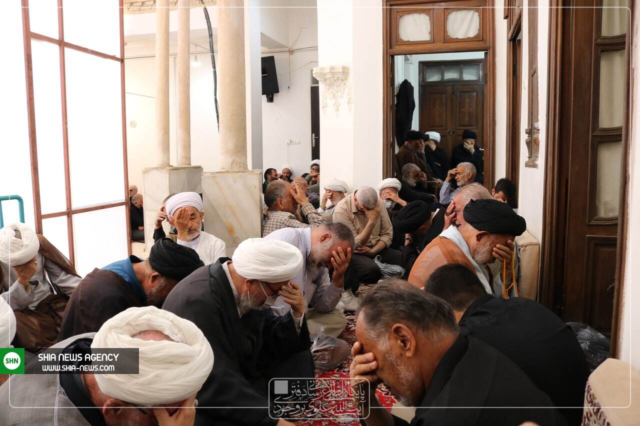 تصاویر/ عزاداری شهادت امام حسن عسکری (ع) در بیت مرحوم آیت الله بروجردی تصاویر/ عزاداری شهادت امام حسن عسکری (ع) در بیت مرحوم آیت الله بروجردی