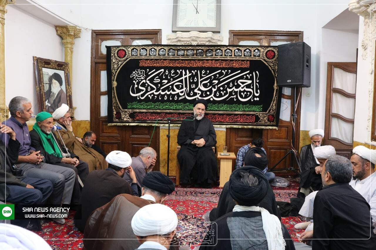 تصاویر/ عزاداری شهادت امام حسن عسکری (ع) در بیت مرحوم آیت الله بروجردی تصاویر/ عزاداری شهادت امام حسن عسکری (ع) در بیت مرحوم آیت الله بروجردی