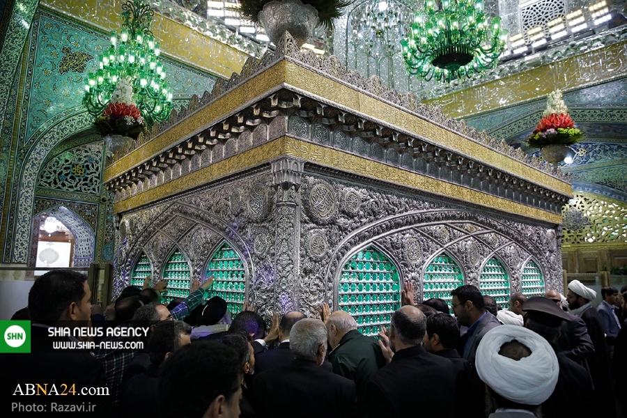تصاویر/ غبارروبی ضریح مطهر حضرت رضا(علیهالسلام) تصاویر/ غبارروبی ضریح مطهر حضرت رضا(علیهالسلام)
