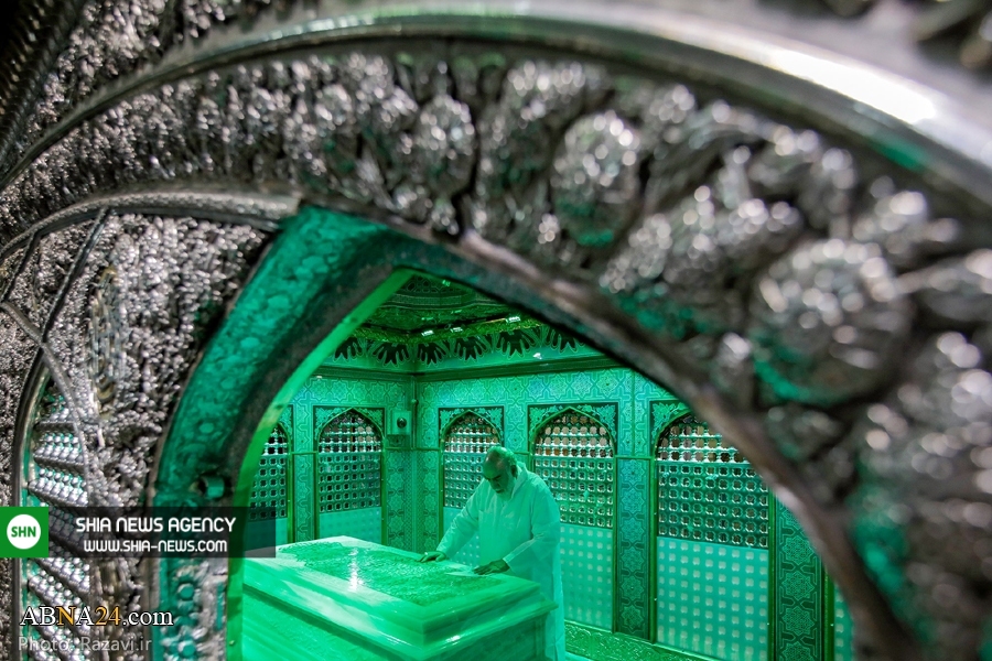 تصاویر/ غبارروبی ضریح مطهر حضرت رضا(علیهالسلام) تصاویر/ غبارروبی ضریح مطهر حضرت رضا(علیهالسلام)