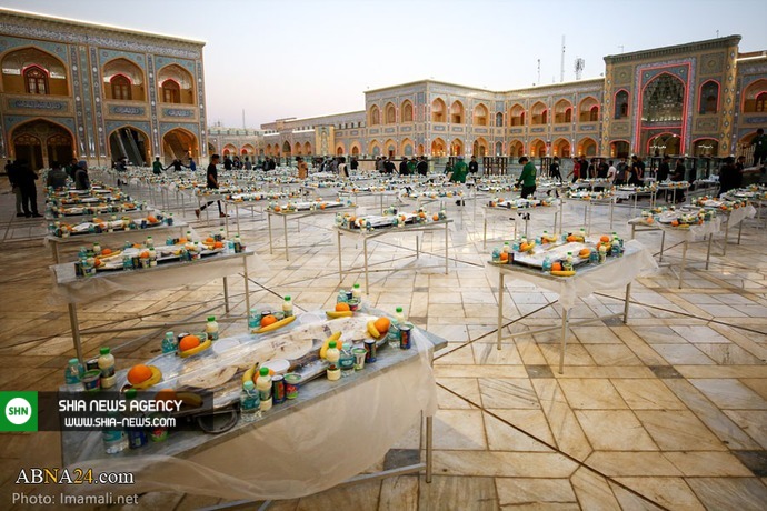 تصاویر/ برپایی سفره اطعام برای زائران حرم امیرالمومنین(ع) تصاویر/ برپایی سفره اطعام برای زائران حرم امیرالمومنین(ع)