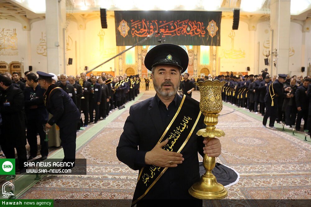 تصاویر/ آیین شمعگردانی خادمان در شام رحلت حضرت معصومه(س) تصاویر/ آیین شمعگردانی خادمان در شام رحلت حضرت معصومه(س)