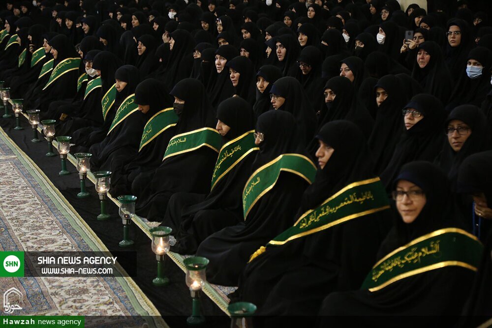 تصاویر/ آیین شمعگردانی خادمان در شام رحلت حضرت معصومه(س) تصاویر/ آیین شمعگردانی خادمان در شام رحلت حضرت معصومه(س)