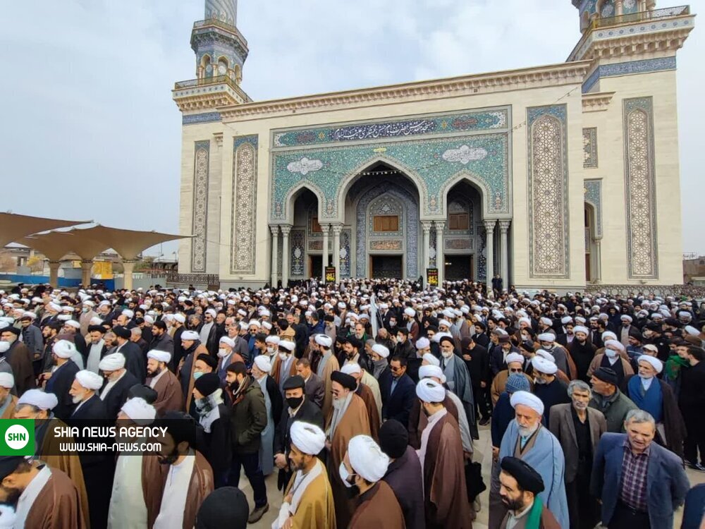 مراسم تشییع و تدفین پیکر آیت الله روحانی برگزار شد+ تصاویر مراسم تشییع و تدفین پیکر آیت الله روحانی برگزار شد+ تصاویر