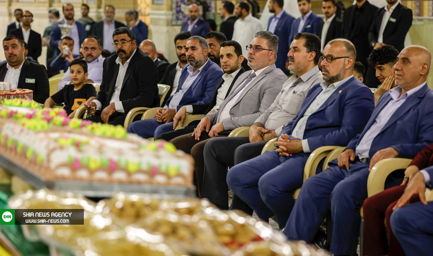 تصاویر/ توزیع ۶ هزار افطاری بین زائران حرم امیرالمومنین(علیه السلام) تصاویر/ توزیع ۶ هزار افطاری بین زائران حرم امیرالمومنین(علیه السلام)