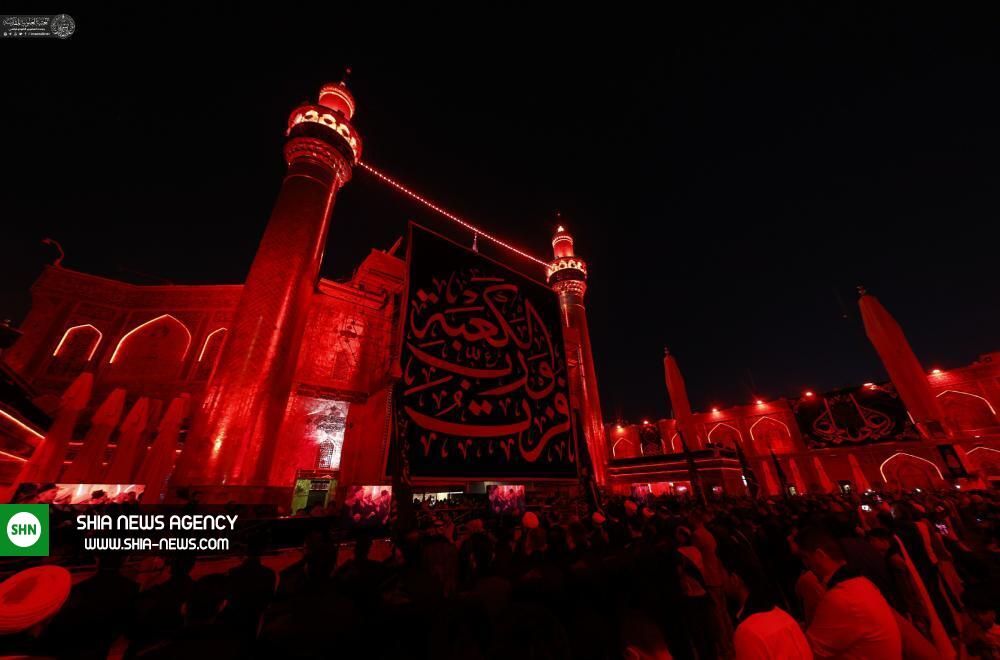 اهتزاز پرچم «فزت و رب الکعبه» در حرم امیرالمومنین(ع)+ تصاویر