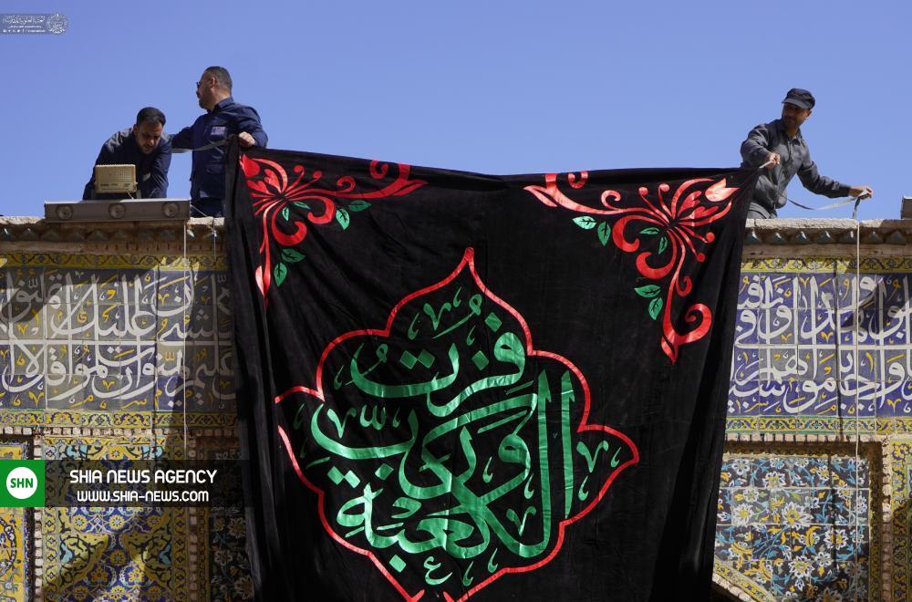 اهتزاز پرچم «فزت و رب الکعبه» در حرم امیرالمومنین(ع)+ تصاویر