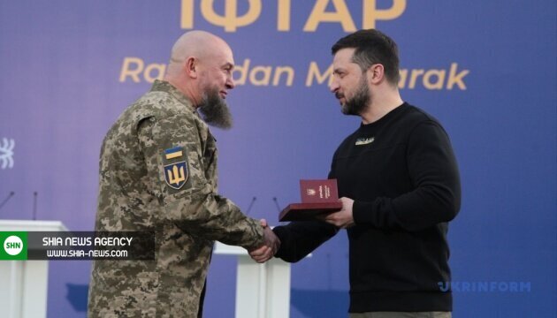 افطار رئیس‌جمهوری اوکراین با سربازان مسلمان ارتش + تصاویر