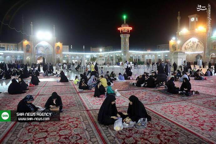 تصاویر/ افطار خانوادگی در حرم حضرت معصومه(س)