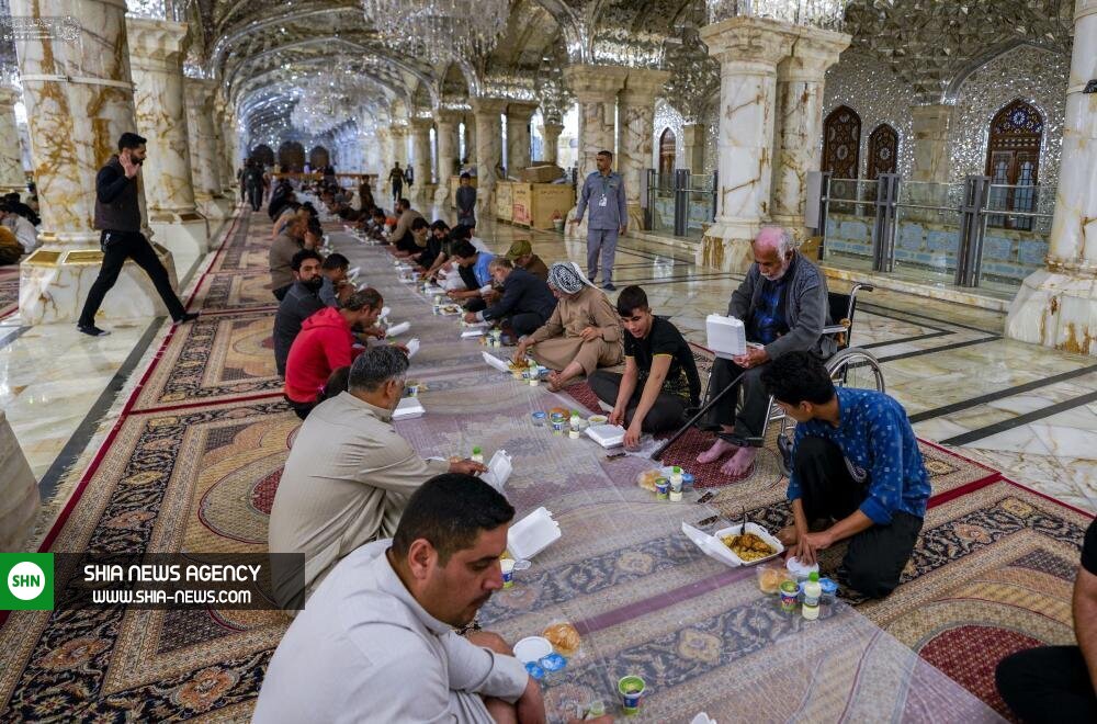 تصاویر/ سفره افطاری حرم حضرت امیرالمومنین (ع) برای زائران و روزه داران