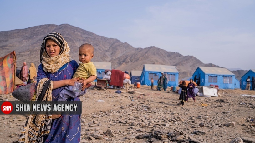 هزاران زن و کودک و سالمند رها در بیابان در آستانه زمستان + تصاویر