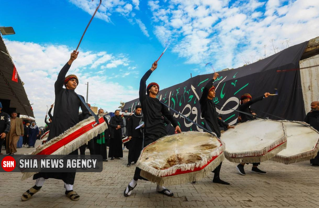 دستههای عزاداری در سامرا همزمان با شهادت امام هادی(ع)+ تصاویر دستههای عزاداری در سامرا همزمان با شهادت امام هادی(ع)+ تصاویر