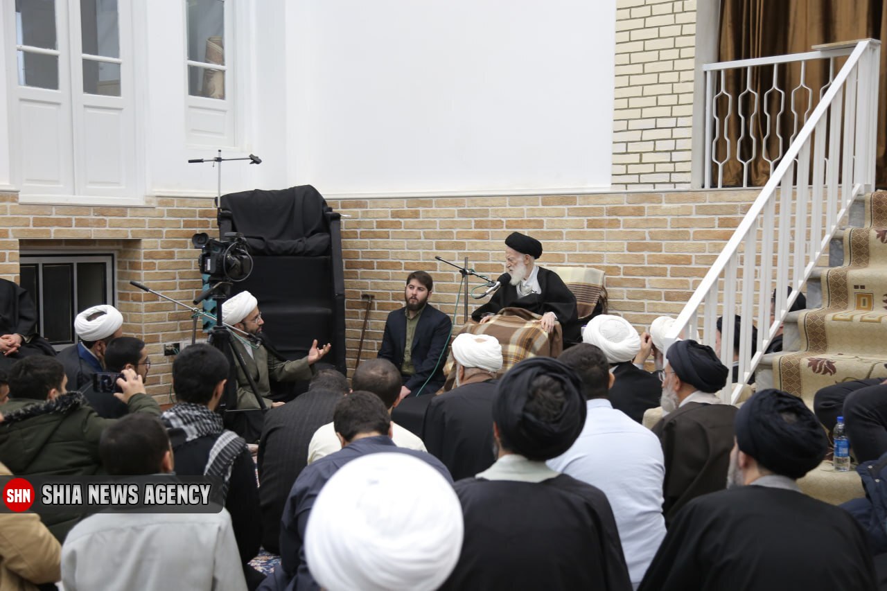 تصاویر | دیدار جمعی از طلاب عرب زبان با آیت الله شبیری زنجانی تصاویر | دیدار جمعی از طلاب عرب زبان با آیت الله شبیری زنجانی