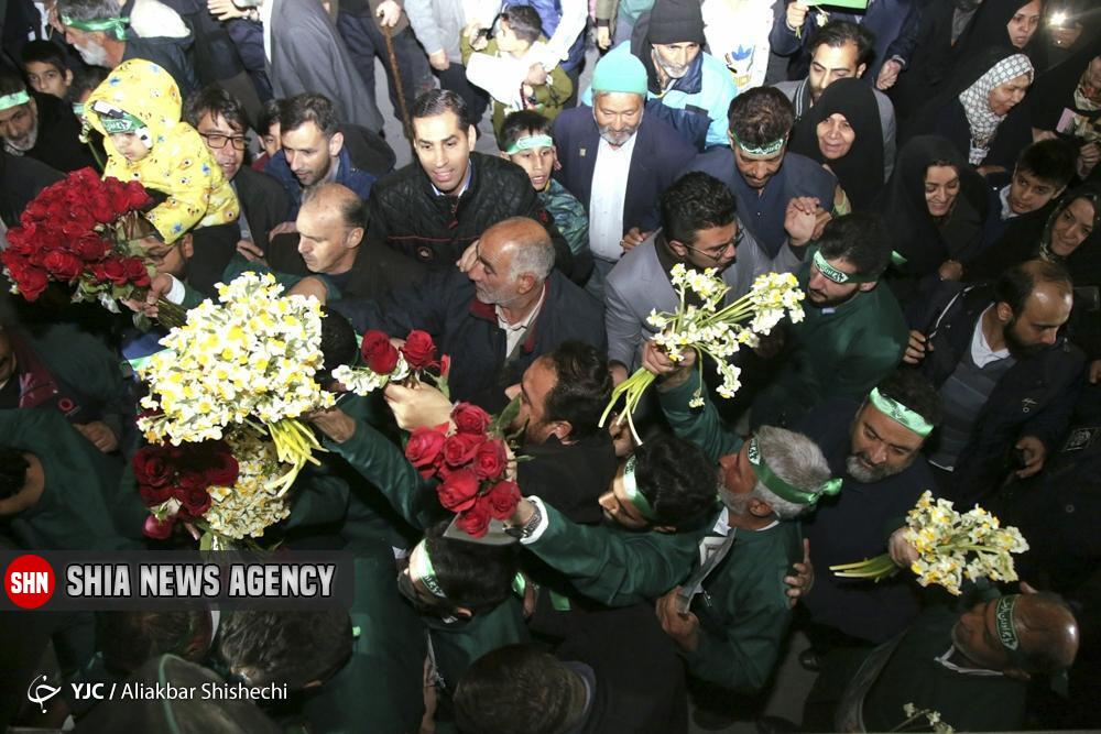 گلباران حرم مطهر رضوی (ع) در شب میلاد جوادالائمه (ع)