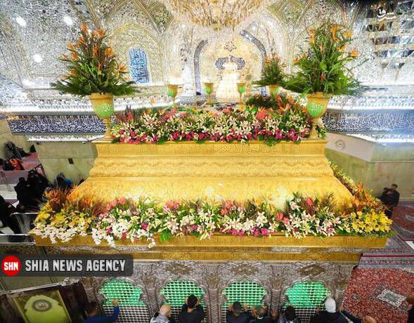 گلآرایی حرم امام حسین (ع) در آستانه ولادت امیرالمومنین(ع) گلآرایی حرم امام حسین (ع) در آستانه ولادت امیرالمومنین(ع)