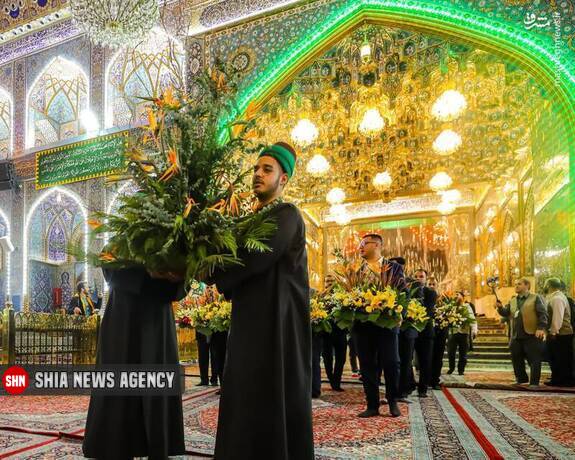 گلآرایی حرم امام حسین (ع) در آستانه ولادت امیرالمومنین(ع) گلآرایی حرم امام حسین (ع) در آستانه ولادت امیرالمومنین(ع)