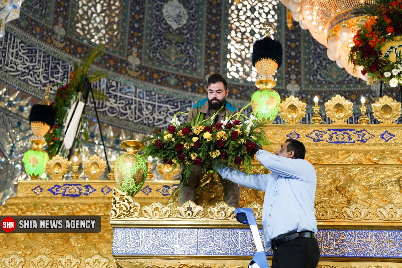 تصاویر | گلآرایی حرم امامین عسکریین(ع) به مناسبت نیمه شعبان تصاویر | گلآرایی حرم امامین عسکریین(ع) به مناسبت نیمه شعبان