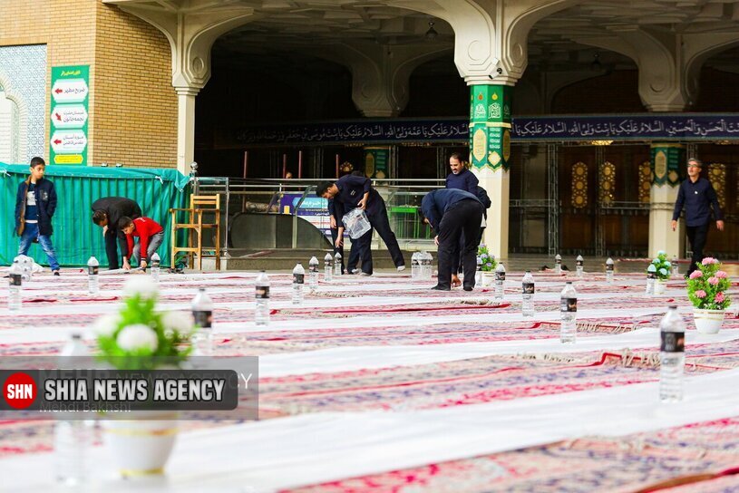 برپایی سفره افطار در حرم حضرت معصومه«س» (عکس) برپایی سفره افطار در حرم حضرت معصومه«س» (عکس)