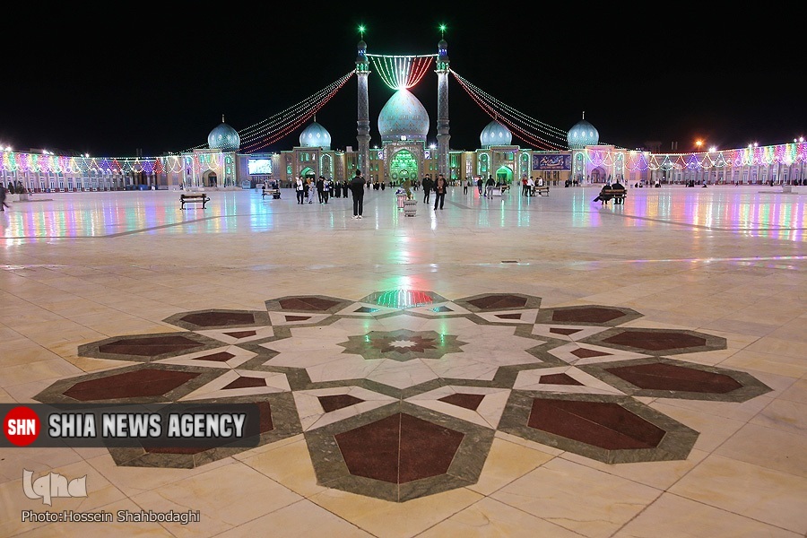 چراغانی مسجد جمکران در آستانه میلاد موعود(عج) چراغانی مسجد جمکران در آستانه میلاد موعود(عج)