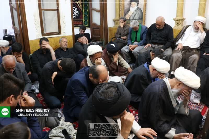 تصاویر/ مراسم عزاداری شهادت امام جواد(ع) در دفتر آیت الله علوی بروجردی تصاویر/ مراسم عزاداری شهادت امام جواد(ع) در دفتر آیت الله علوی بروجردی