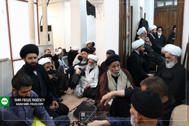 تصاویر/ مراسم عزاداری شهادت امام جواد(ع) در دفتر آیت الله علوی بروجردی تصاویر/ مراسم عزاداری شهادت امام جواد(ع) در دفتر آیت الله علوی بروجردی