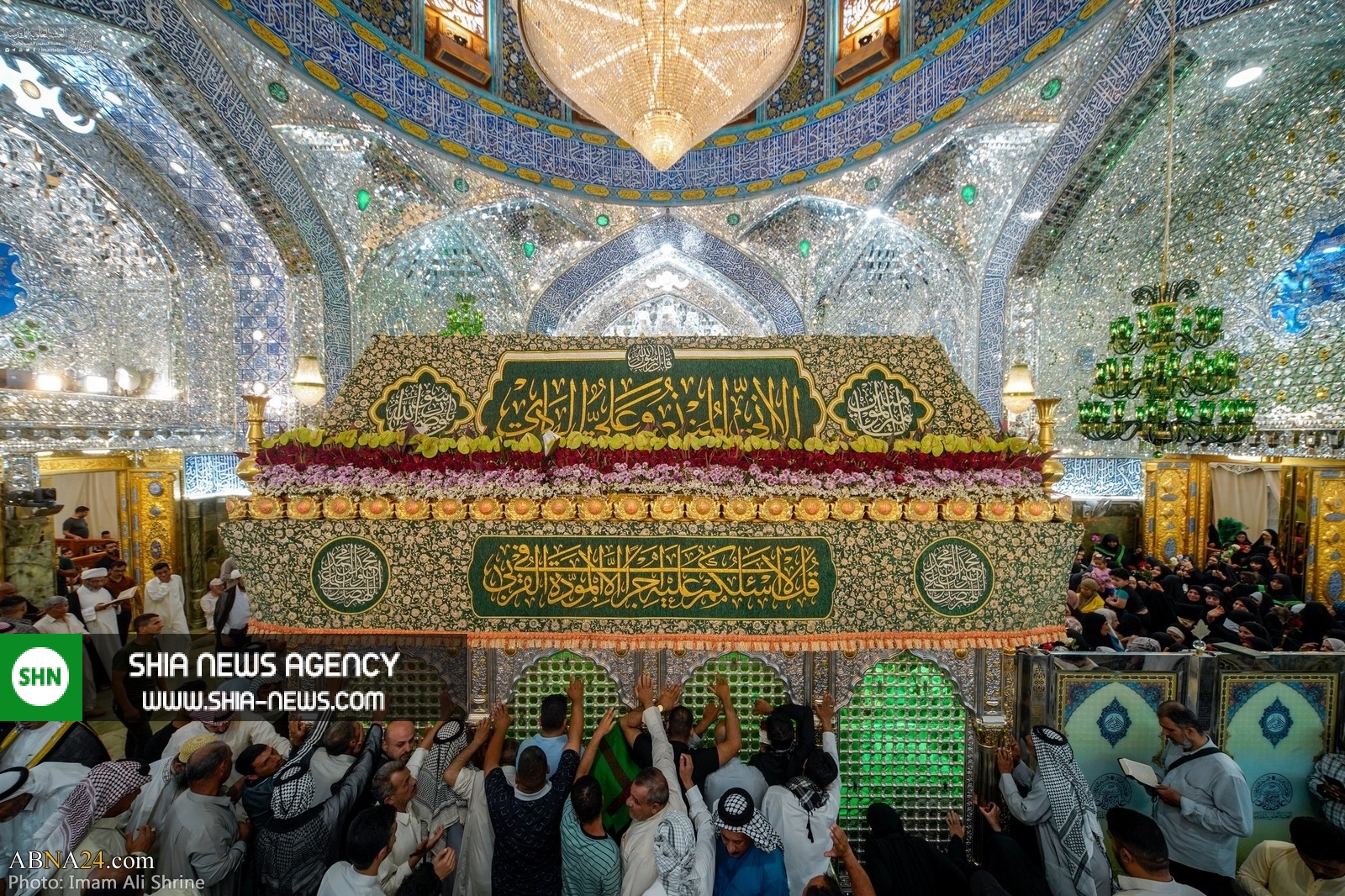 تصاویر/ حرم امیرالمومنین(ع) در شب فرخنده عید غدیر تصاویر/ حرم امیرالمومنین(ع) در شب فرخنده عید غدیر