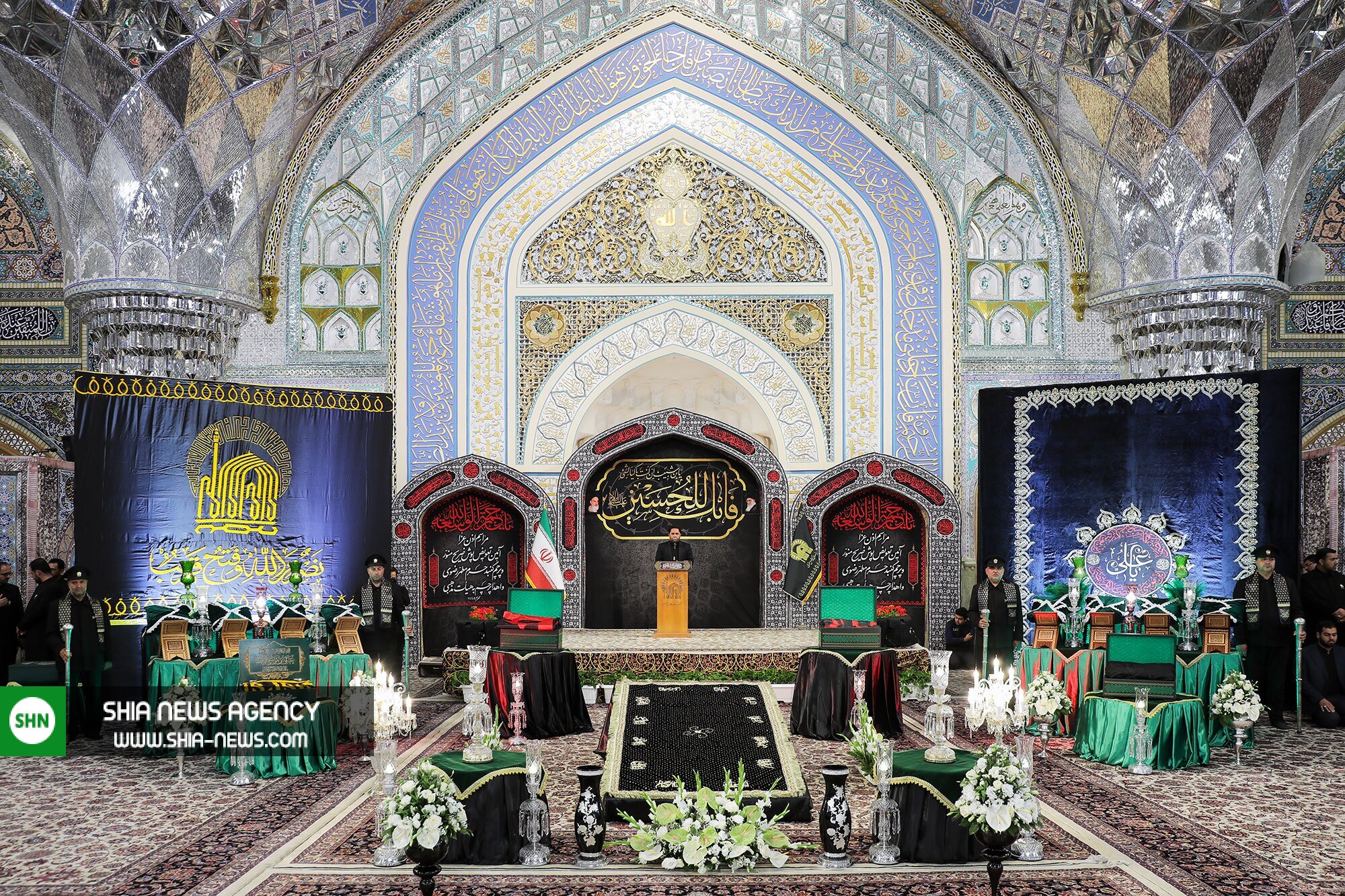تصاویر/ مراسم تعویض پرچم گنبد حرم امام رضا(ع) به مناسبت آغاز ماه محرم تصاویر/ مراسم تعویض پرچم گنبد حرم امام رضا(ع) به مناسبت آغاز ماه محرم
