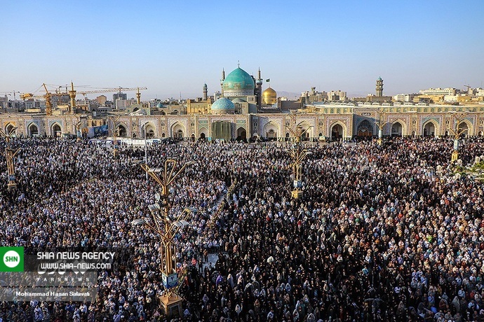 تصاویر/ شکوه جمعیت زائران امام رضا (ع) در روز عرفه