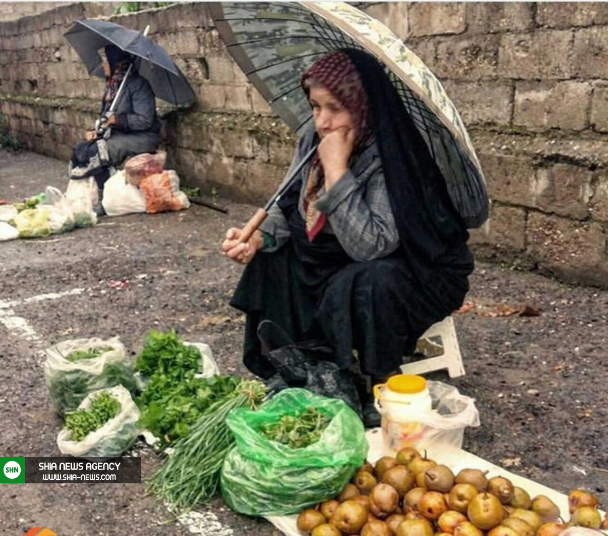 عکس احساسی از یک مادر غرق در فکر و خیال عکس احساسی از یک مادر غرق در فکر و خیال