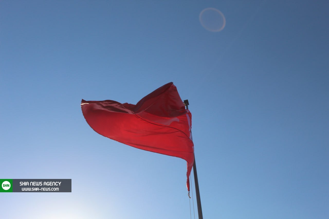 برافراشتن پرچم امام حسین (ع) در کیفون لبنان + تصاویر
