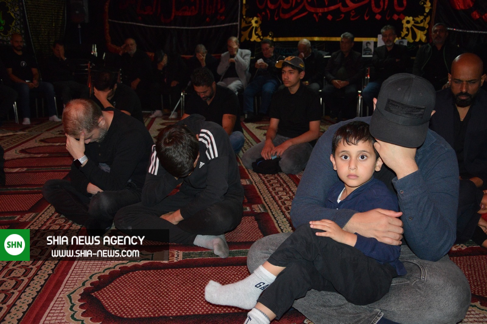 تصاویر/ مراسم عزای حسینی در حسینیه امیرالمومنین(ع) در سوئد تصاویر/ مراسم عزای حسینی در حسینیه امیرالمومنین(ع) در سوئد