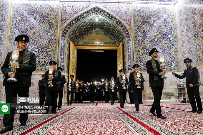 تصاویر/ مراسم شام غریبان حسینی در حرم رضوی تصاویر/ مراسم شام غریبان حسینی در حرم رضوی