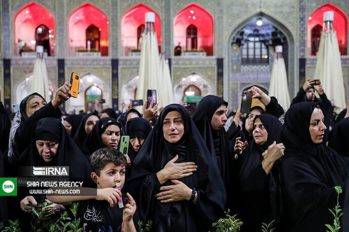 تصاویر/ مراسم شام غریبان حسینی در حرم رضوی تصاویر/ مراسم شام غریبان حسینی در حرم رضوی