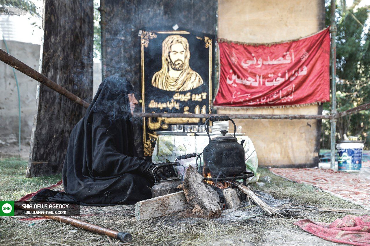 تصویر/ موکب زن عراقی در مسیر زوار اربعین